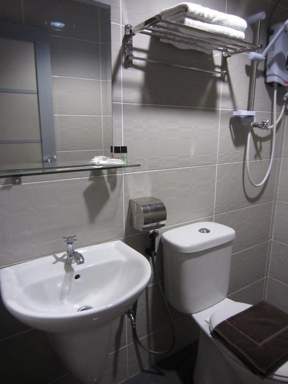 Radiant Hotel Sitiawan Habitación foto